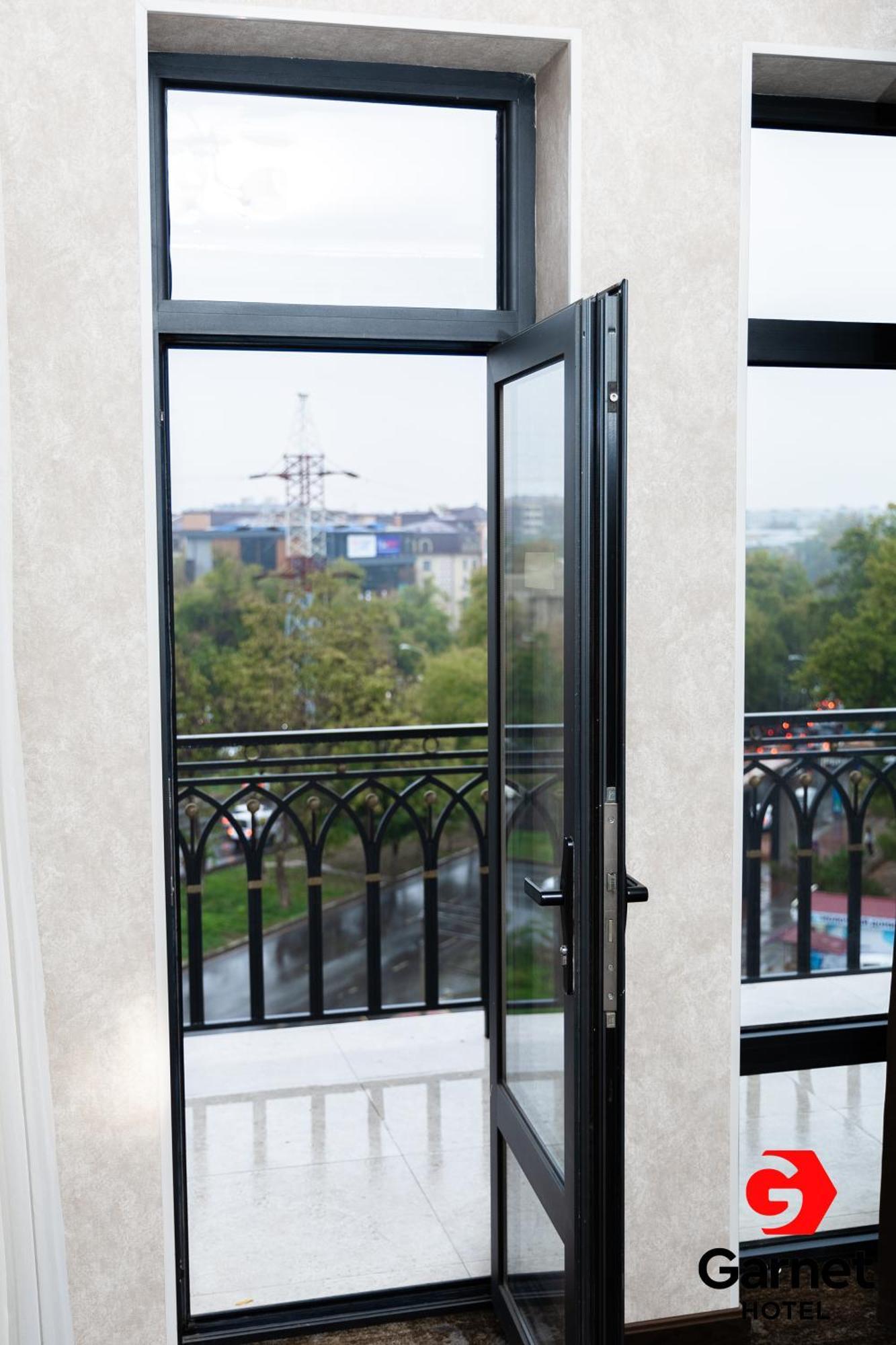 Garnet Hotel Tashkent Luaran gambar